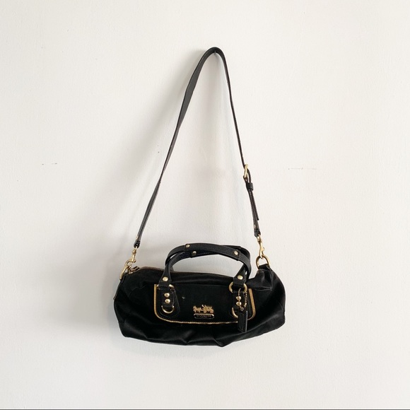 Coach Handbags - Vintage coach purse
